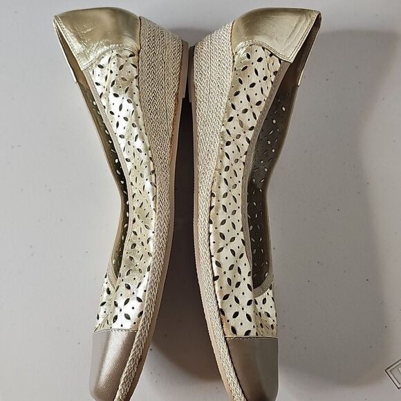 Sesto Meucci Gold and Tan Women's‎ Wedge  Flats 10 - Picture 6 of 12